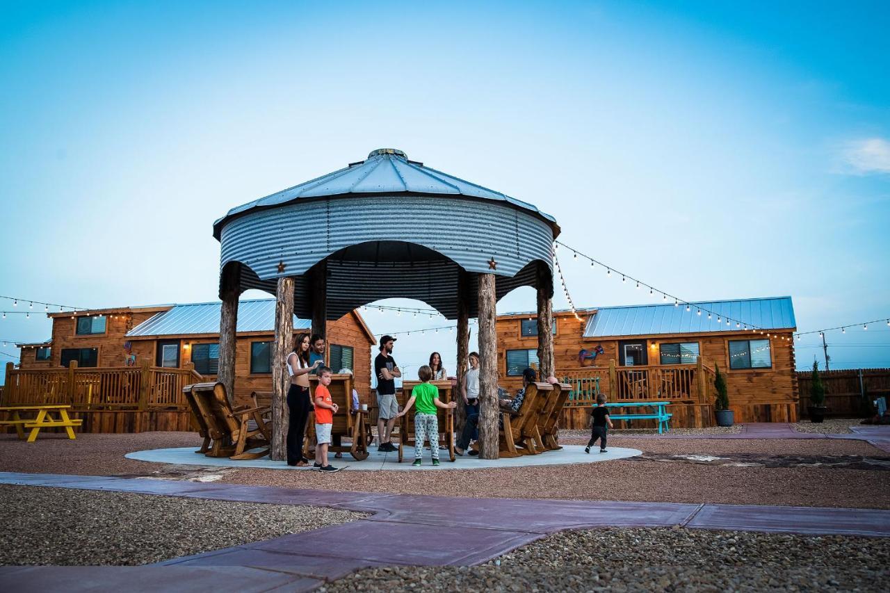 The Big Texan - Cabins And Wagons Amarillo Buitenkant foto