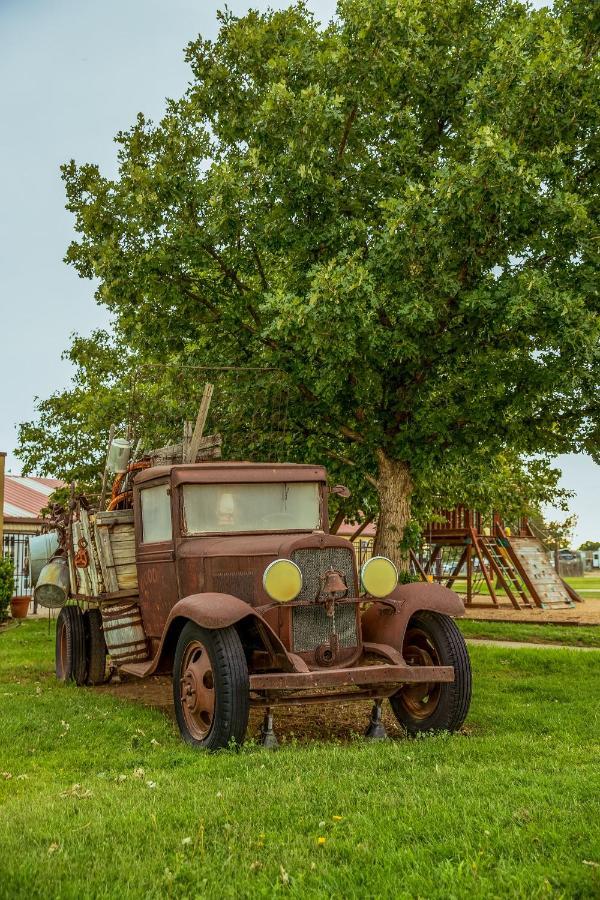 The Big Texan - Cabins And Wagons Amarillo Buitenkant foto