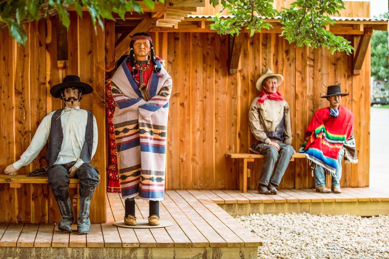The Big Texan - Cabins And Wagons Amarillo Buitenkant foto